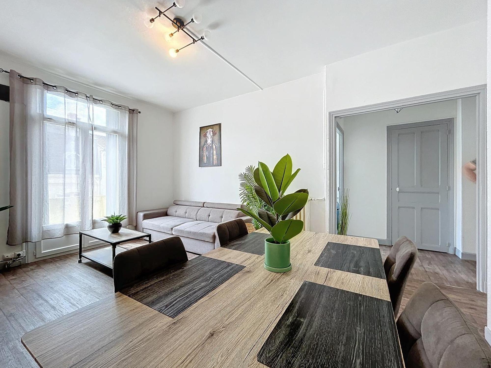 Apartamento Le 4-F2 Centre Historique Montluçon Exterior foto